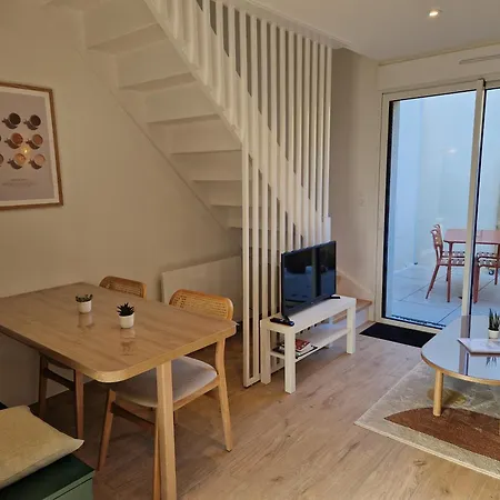 Maison Avec Terrasse Calme - Ideale Deplacements Pro - Borne Charge Voiture Elec * Каркфу