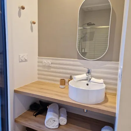 Maison Avec Terrasse Calme - Ideale Deplacements Pro - Borne Charge Voiture Elec *